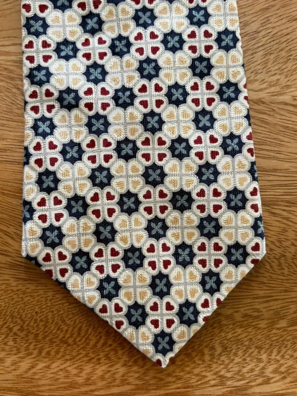 Vintage Claiborne 100% Silk Classic Designer Tie Geometric Hearts Made in USA